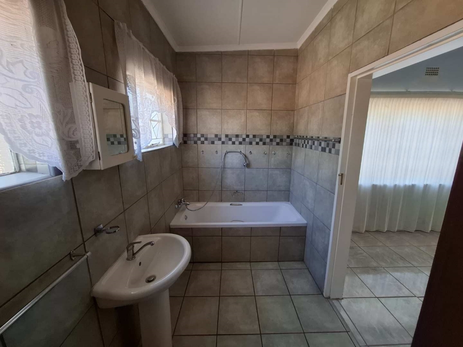 4 Bedroom Property for Sale in Die Rand Northern Cape